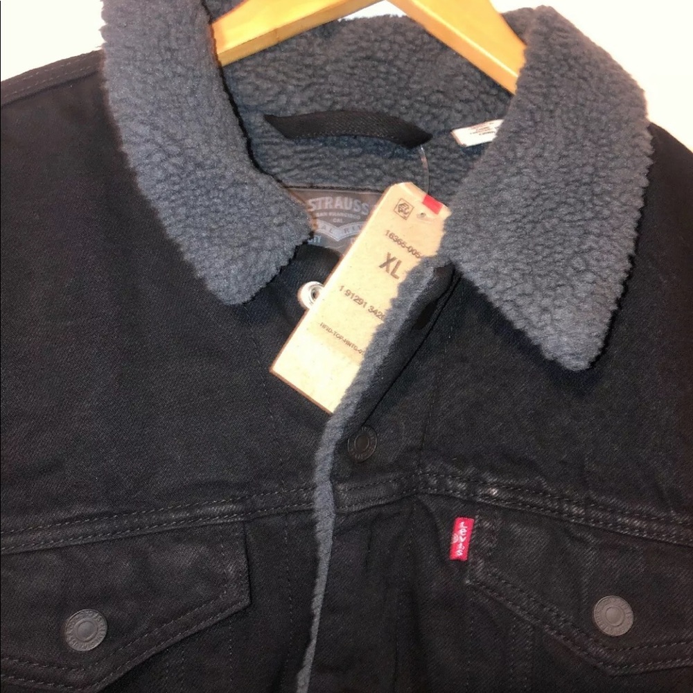 ‼️SOLD‼️ LEVIS MENS JEAN JACKET - Picture 2 of 5